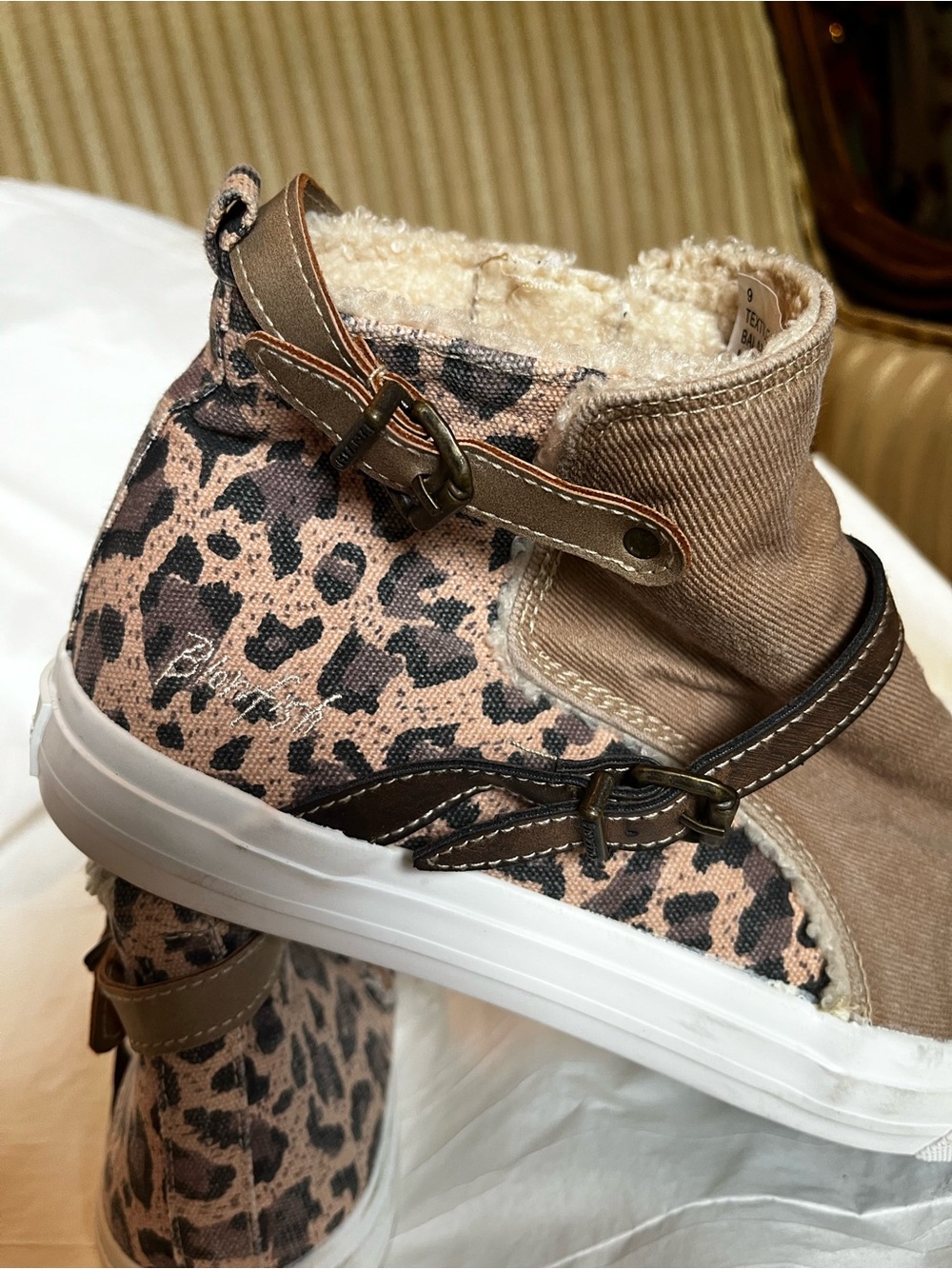 BLOWFISH~LEOPARD ANIMAL PRINT BUCKLE DETAIL SNEAKERS~ SIZE 9 - Picture 3 of 13
